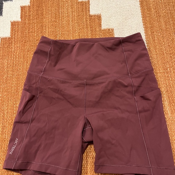 Arcteryx Essent High Rise Short - Picture 3 of 5